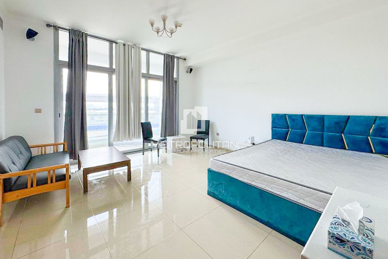 Apartment in Dubai, UAE, 48 m² - picture 1