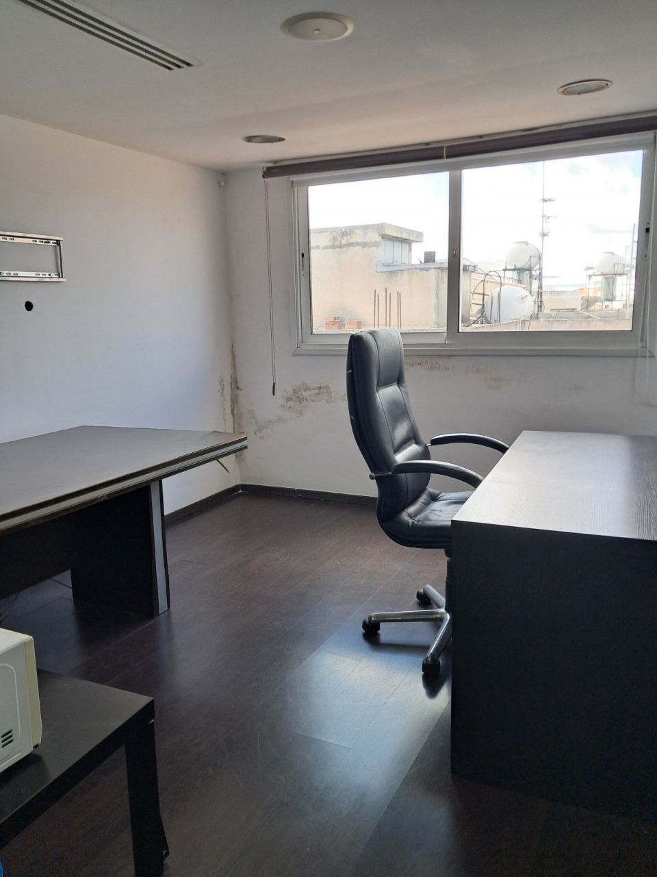 Office in Larnaca, Cyprus, 286 m² - picture 1