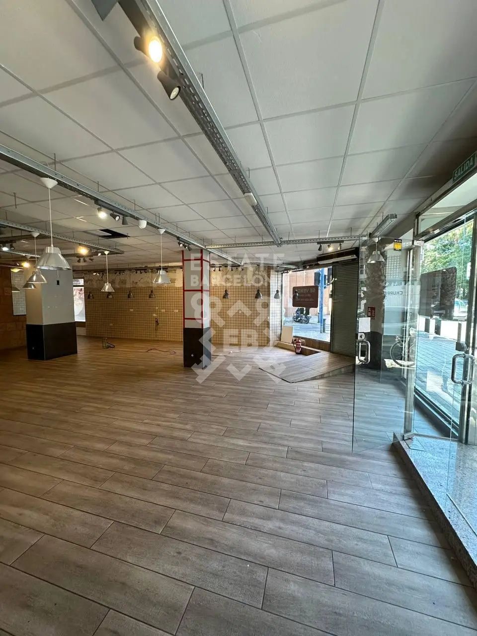 Biens commerciaux à Alicante, Espagne, 246 m² - image 1