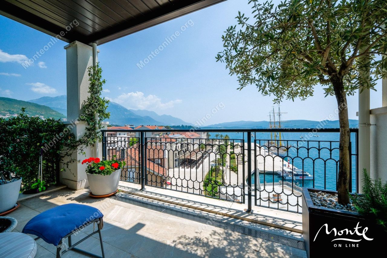 Apartment in Tivat, Montenegro, 136 m² - Foto 1