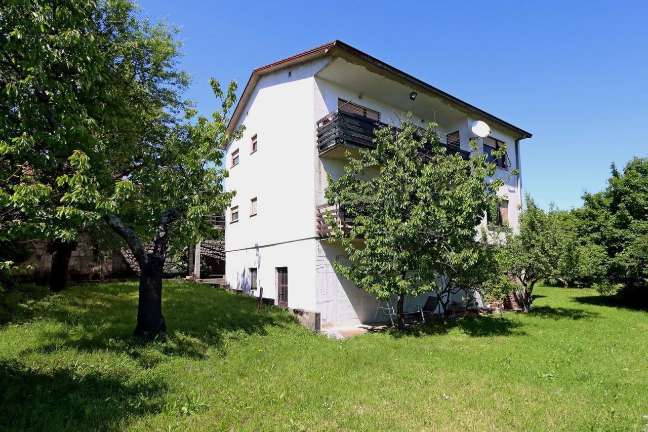 Villa Matulji, Croatia, 399 m² - picture 2