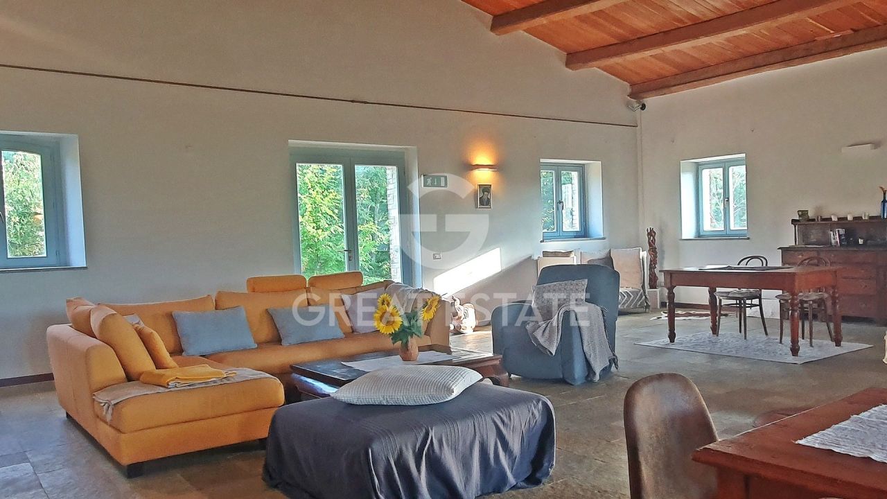 Maison à Gubbio, Italie, 792.6 m² - image 11