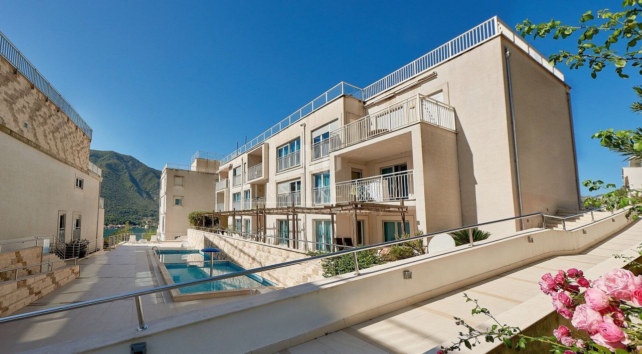 Wohnung in Dobrota, Montenegro, 75 m² - Foto 1