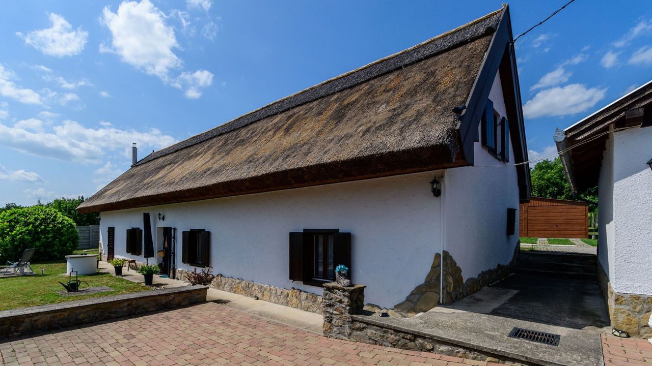 House in Keszthely, Hungary, 170 m² - picture 1