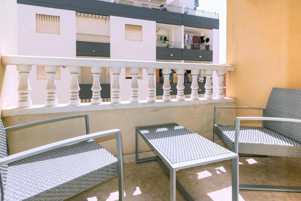 Piso en Torrevieja, España, 63 m² - imagen 1