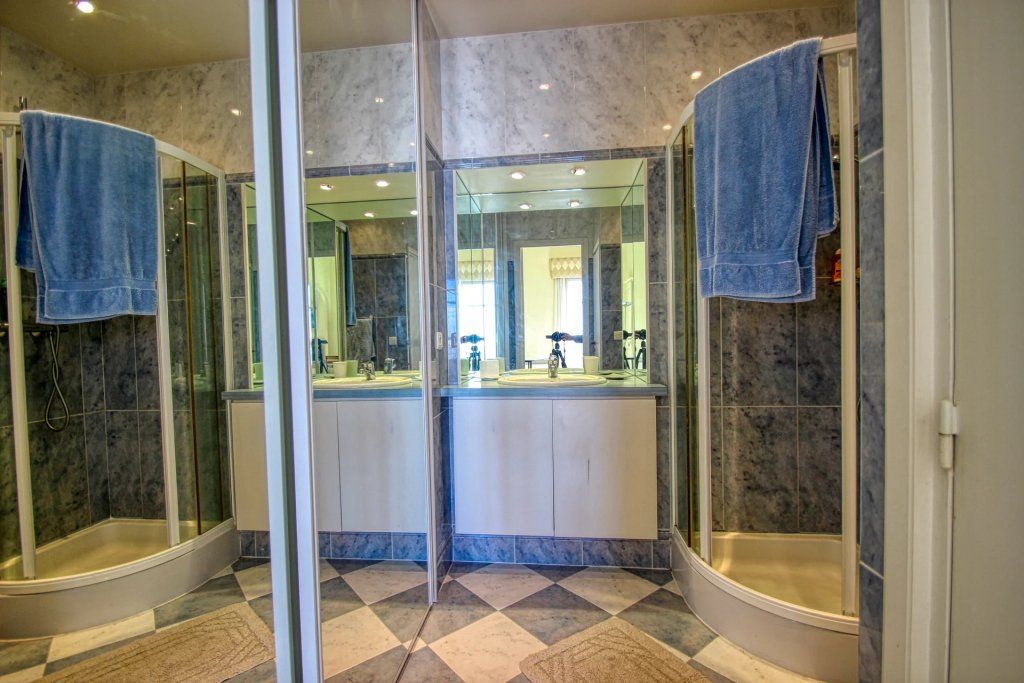 Apartment in Cap d'Ail, France, 65 m² - picture 14