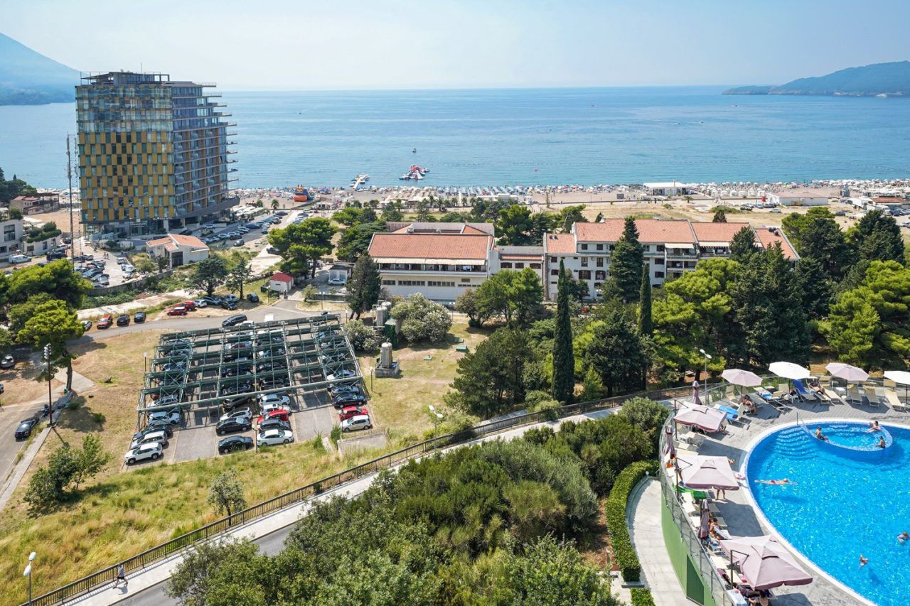 Appartement à Becici, Monténégro, 96 m² - image 1