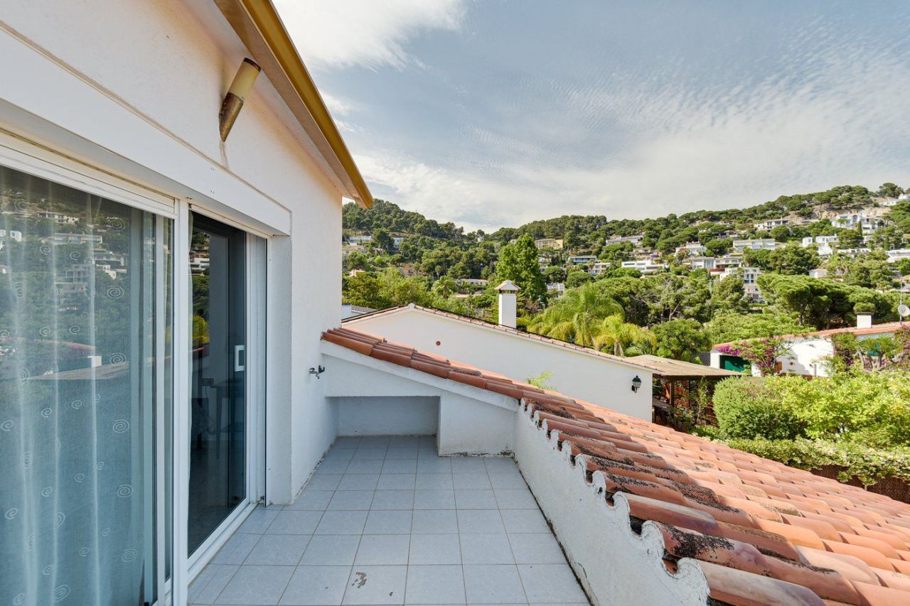 Casa en la Costa Brava, España, 397 m² - imagen 5