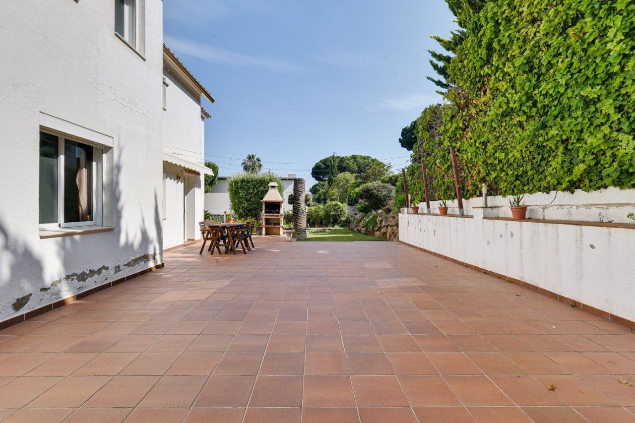 Casa en la Costa Brava, España, 397 m² - imagen 10