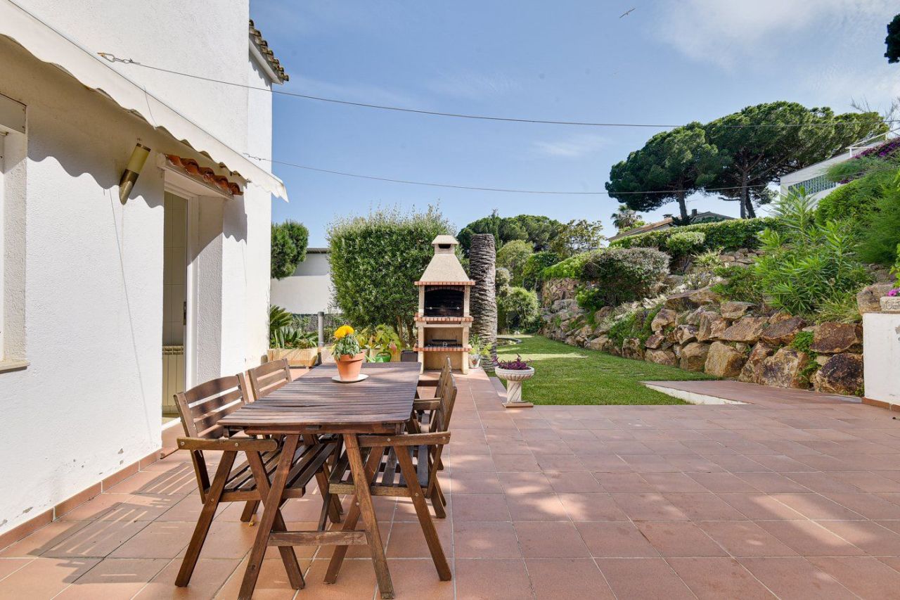 Casa en la Costa Brava, España, 397 m² - imagen 11