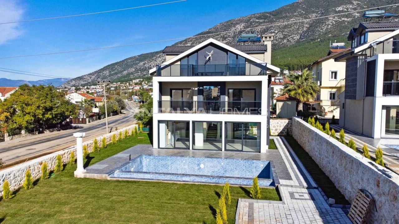 Villa à Fethiye, Turquie, 200 m² - image 1