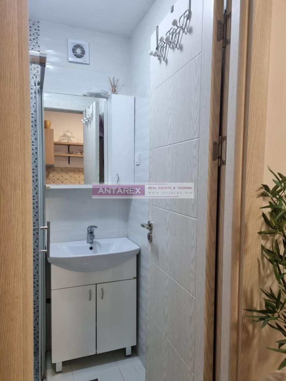 Apartment in Becici, Montenegro, 24 m² - picture 9