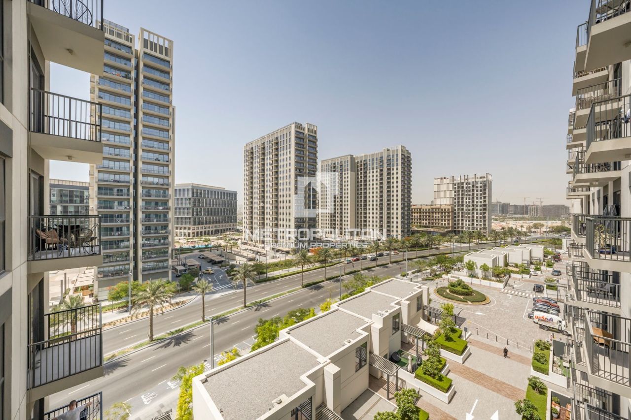 Apartment in Dubai, UAE, 59 m² - picture 1