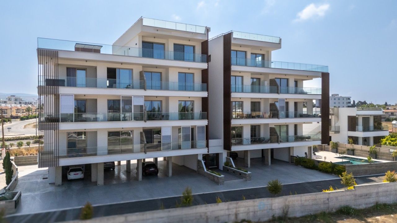 Ático en Pafos, Chipre, 110 m² - imagen 1
