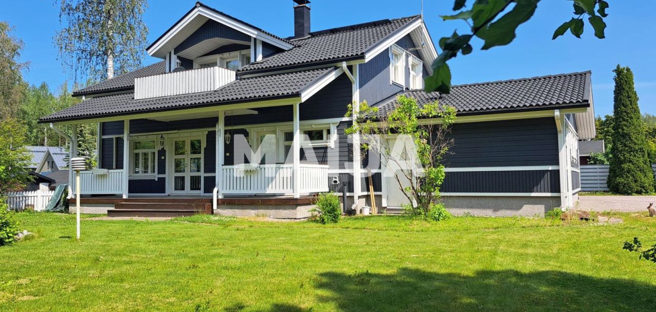 Casa en Vantaa, Finlandia, 152.5 m² - imagen 1