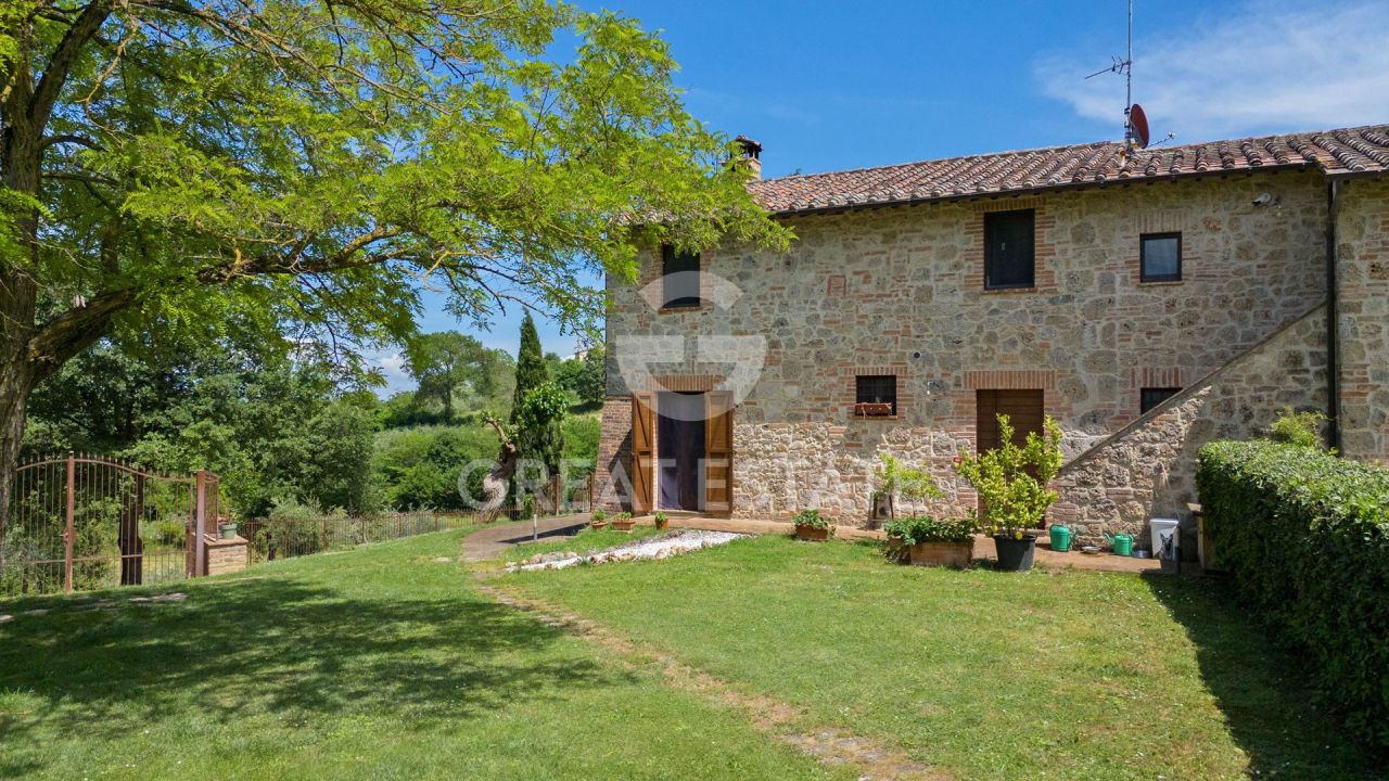 House in Chiusi, Italy, 275.9 m² - picture 1