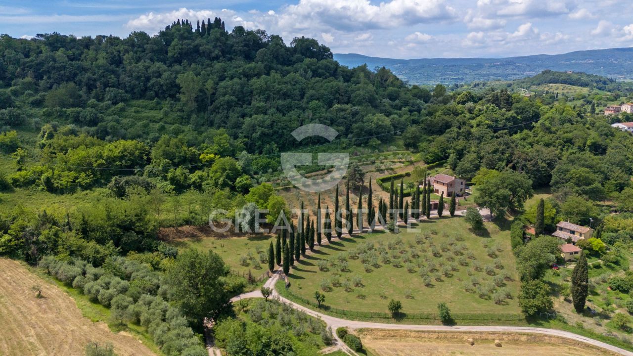 House in Chiusi, Italy, 275.9 m² - picture 10