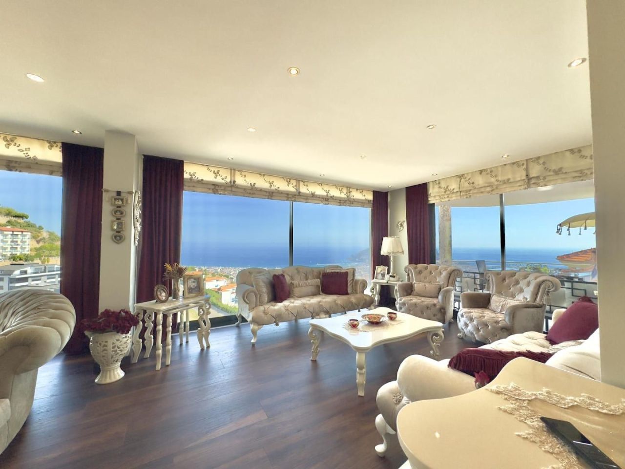 Villa in Alanya, Türkei, 290 m² - Foto 1
