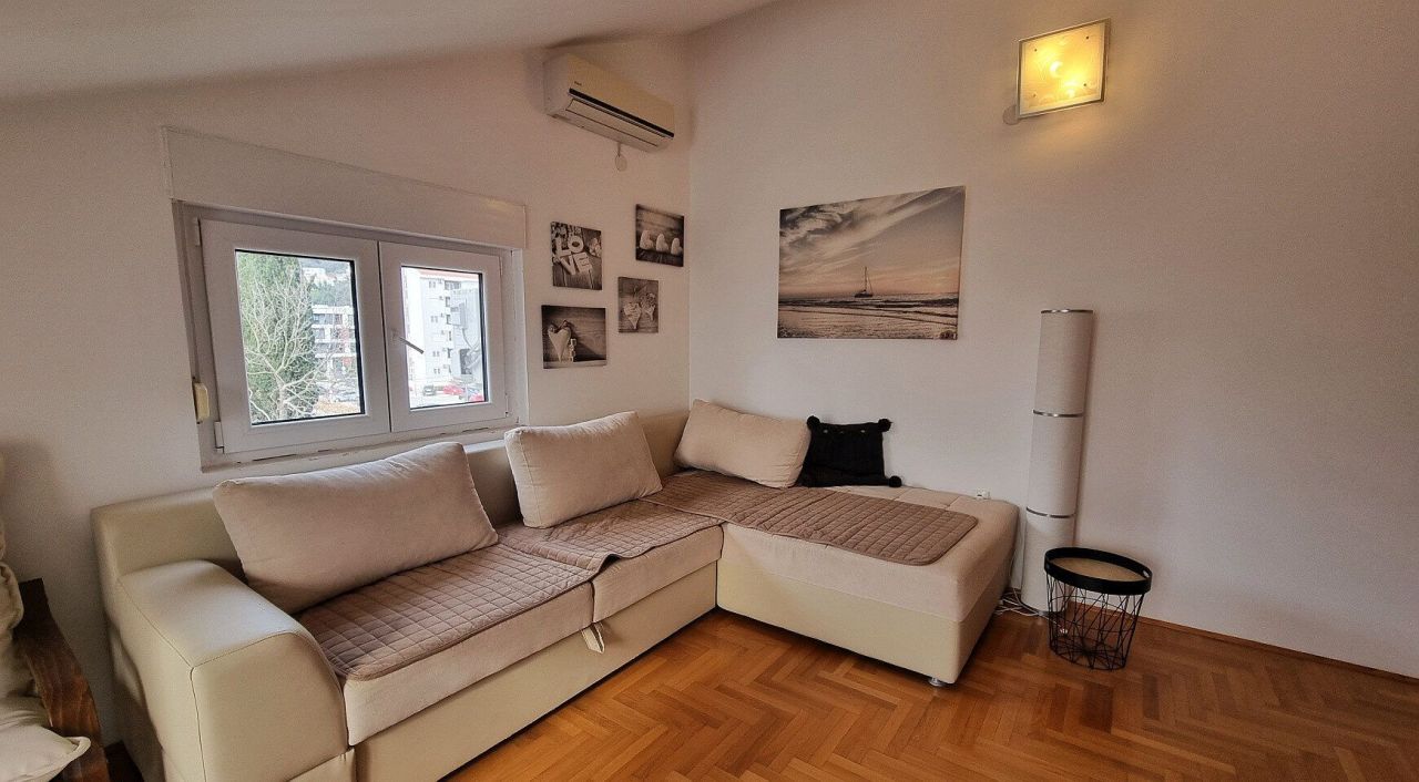 Flat in Tivat, Montenegro, 99 m² - picture 1