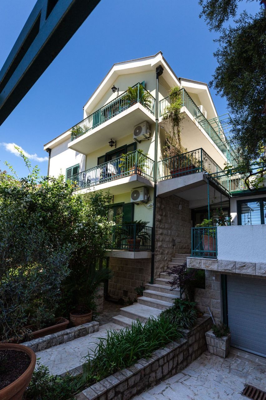House in Budva, Montenegro, 285 m² - picture 1