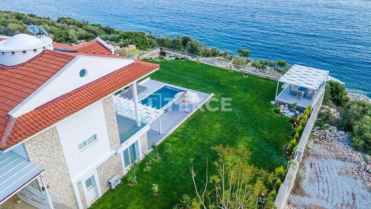 Villa in Kalkan, Turkey, 280 m² - picture 1