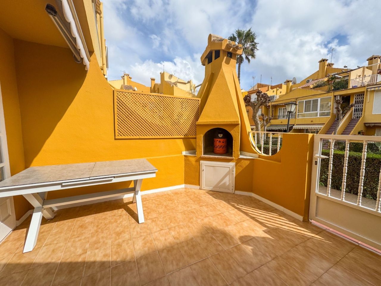 Appartement à Torrevieja, Espagne, 80 m² - image 1