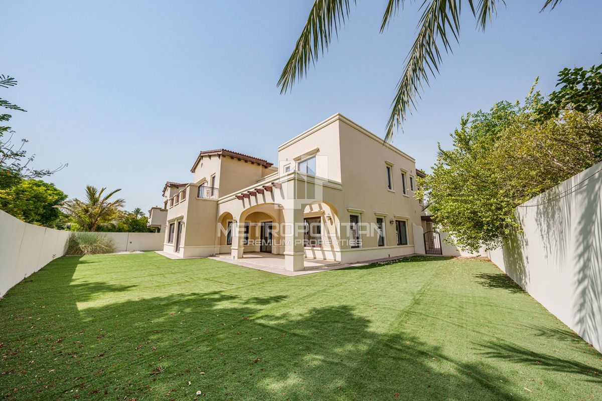 Villa en Dubái, EAU, 795 m² - imagen 1