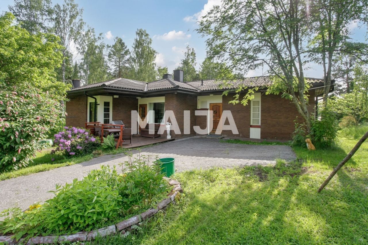 Maison à Lohja, Finlande, 141 m² - image 1
