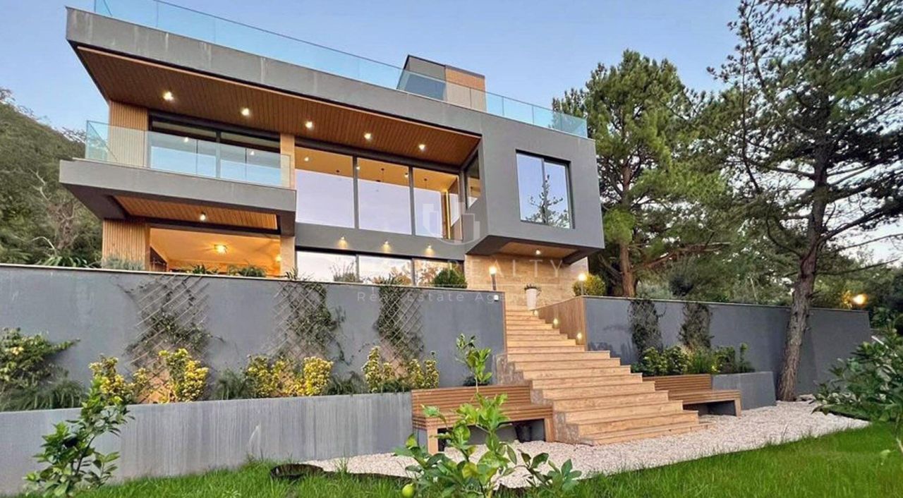 Villa en Kavač, Montenegro, 480 m² - imagen 1