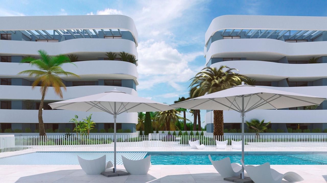 Apartment in Guardamar del Segura, Spain, 85 m² - picture 2