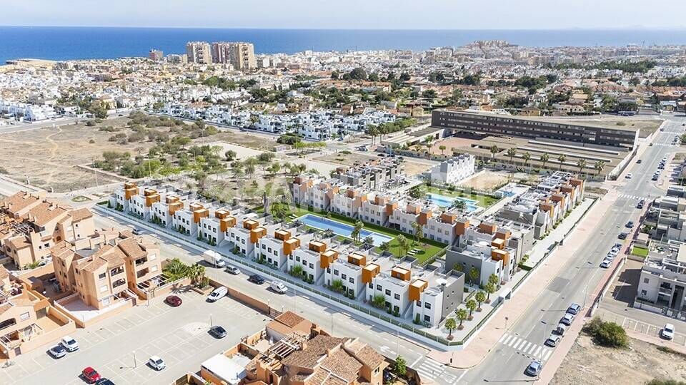 Apartment in Torrevieja, Spain, 69 m² - picture 1
