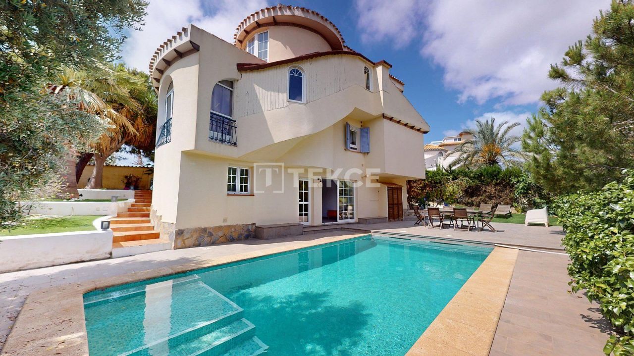 Villa en Orihuela, España, 218 m² - imagen 1