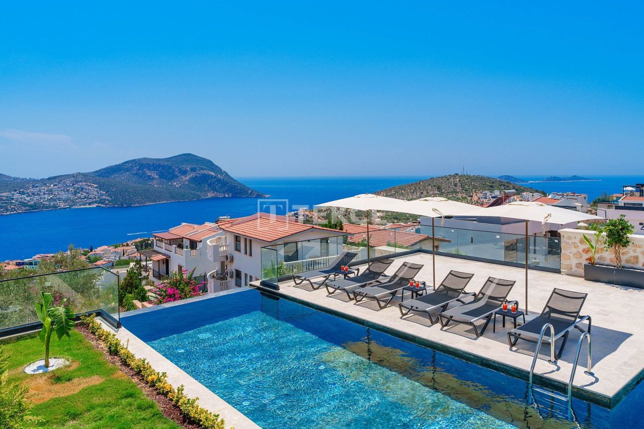 Villa à Kalkan, Turquie, 455 m² - image 1
