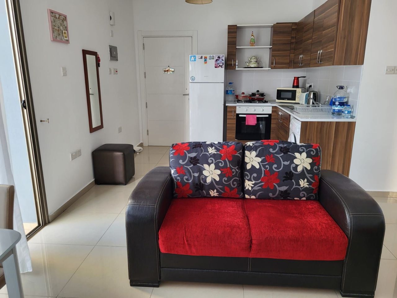 Apartment in Kyrenia, Cyprus, 63 m² - picture 2