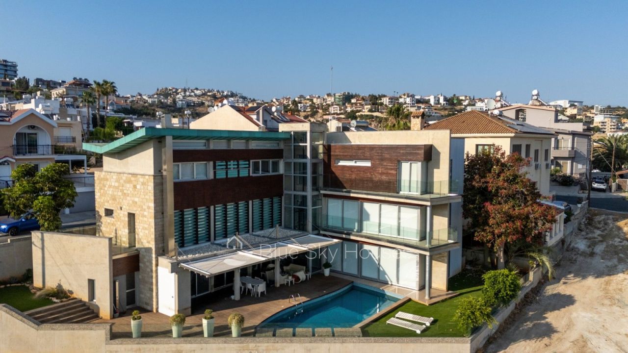 Villa in Limassol, Cyprus, 630 m² - picture 1