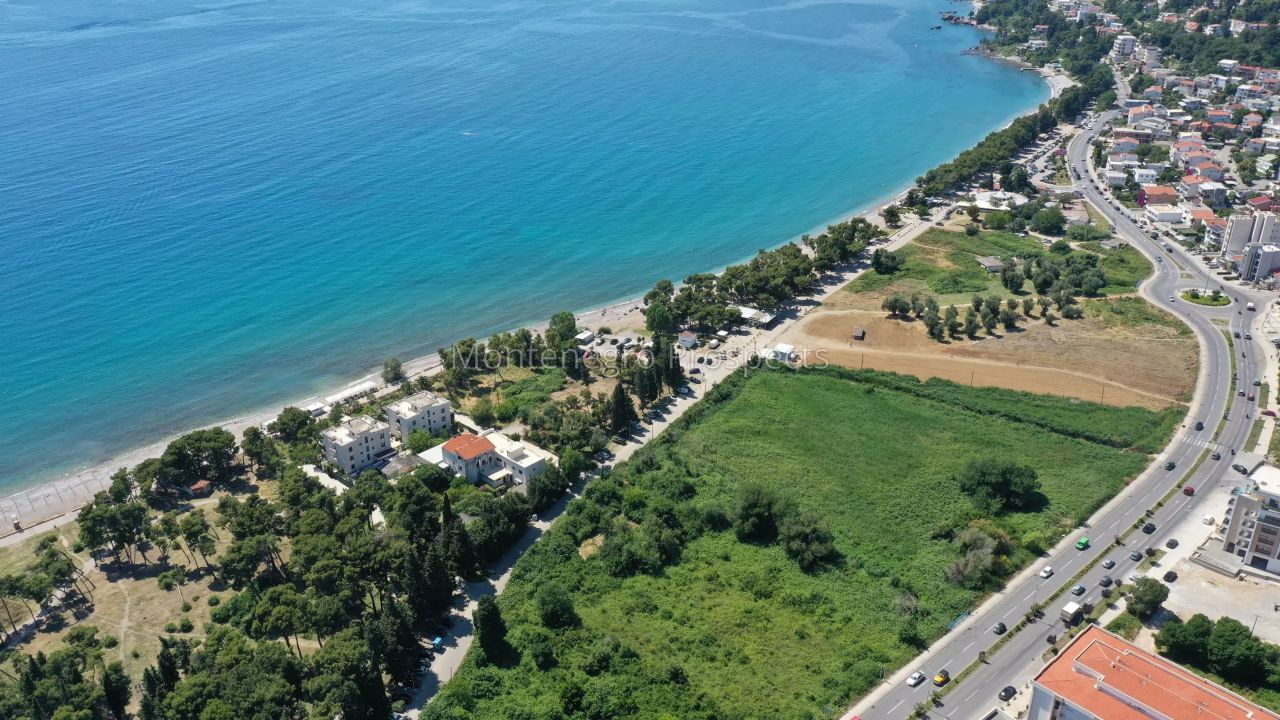 Land in Bar, Montenegro, 1 764 m² - picture 1
