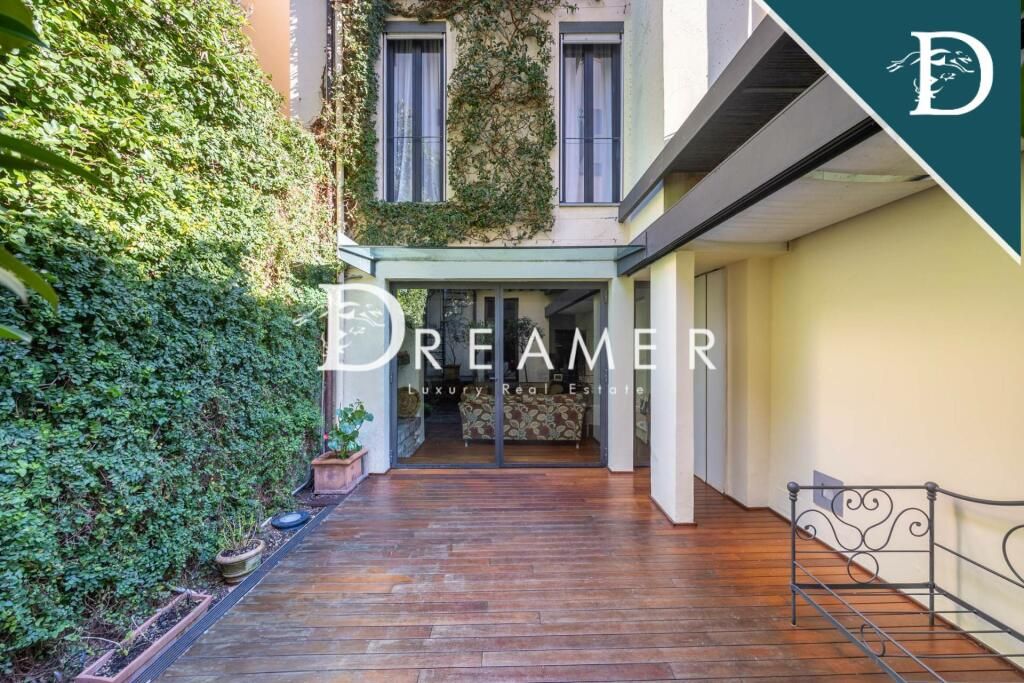 Apartment in Florence, Italy, 210.18 m² - picture 1