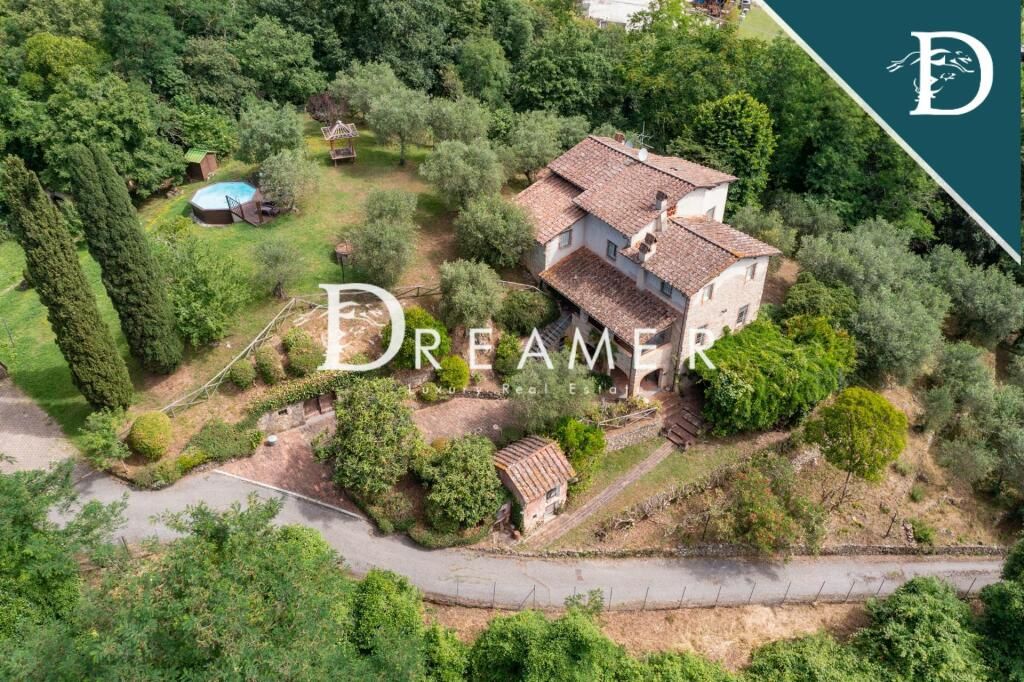 Villa in Camaiore, Italien, 450.49 m² - Foto 1