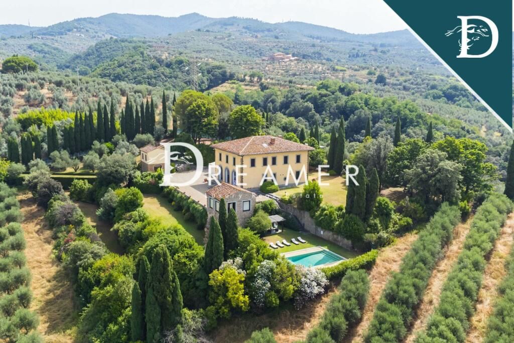 Villa à Vinci, Italie, 651.65 m² - image 1