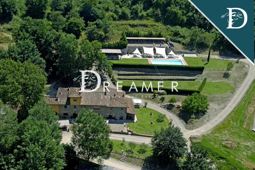 Haus in Reggello, Italien, 900.98 m² - Foto 1