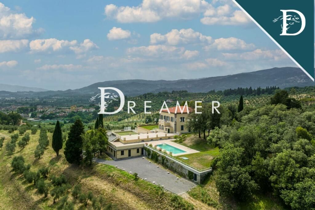 Villa à Pistoia, Italie, 1 801.88 m² - image 1