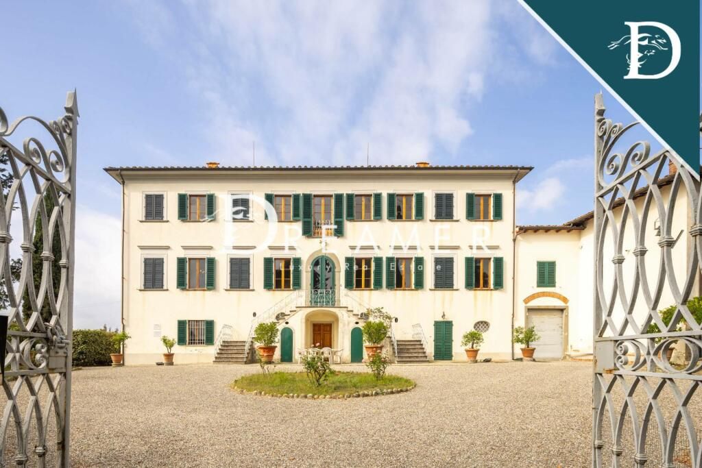 Villa à Pistoia, Italie, 2 102.17 m² - image 1