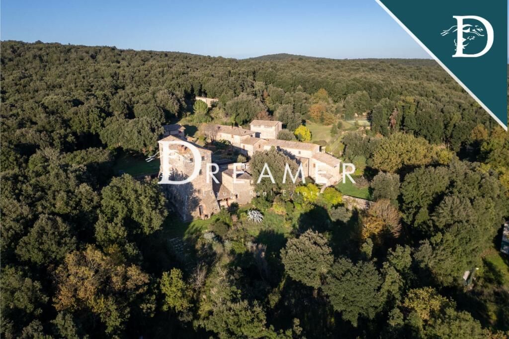 Maison Sovicille, Italie, 3 363.53 m² - image 1
