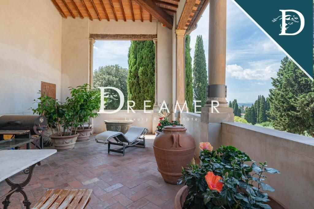 Apartamento en Florencia, Italia, 317.32 m² - imagen 1