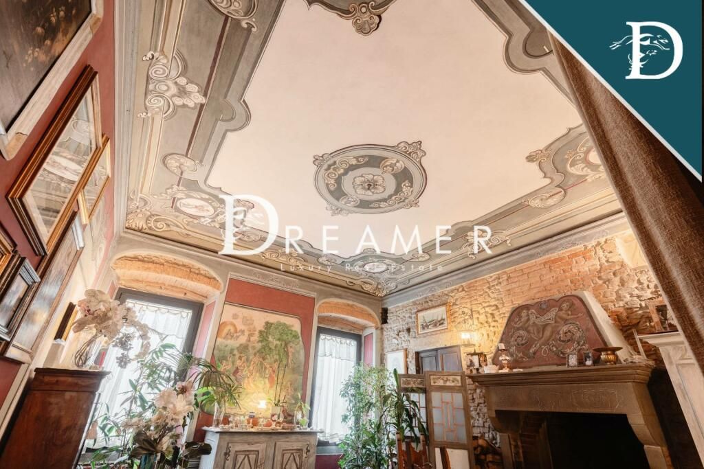 Apartment in Florence, Italy, 204.23 m² - picture 1