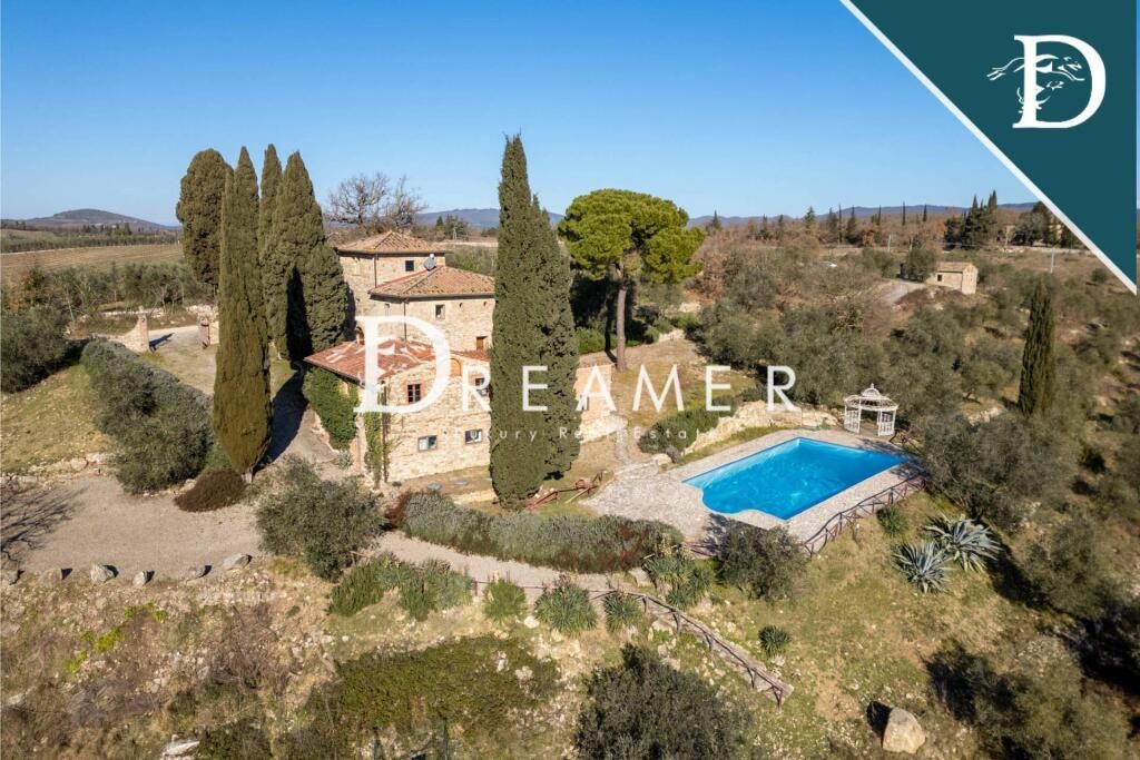 Villa in Chianti, Italy, 650.72 m² - picture 1