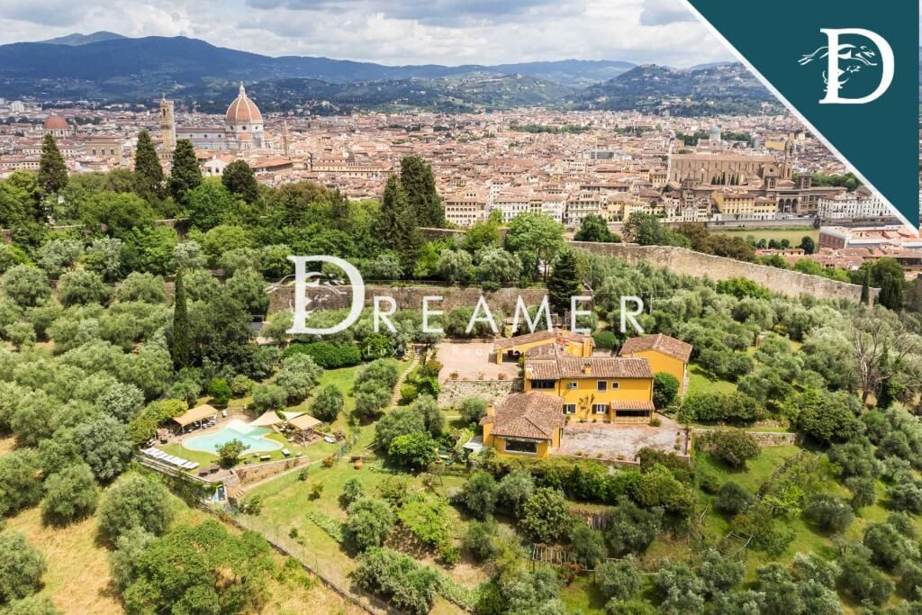 Villa en Florencia, Italia, 634.63 m² - imagen 1