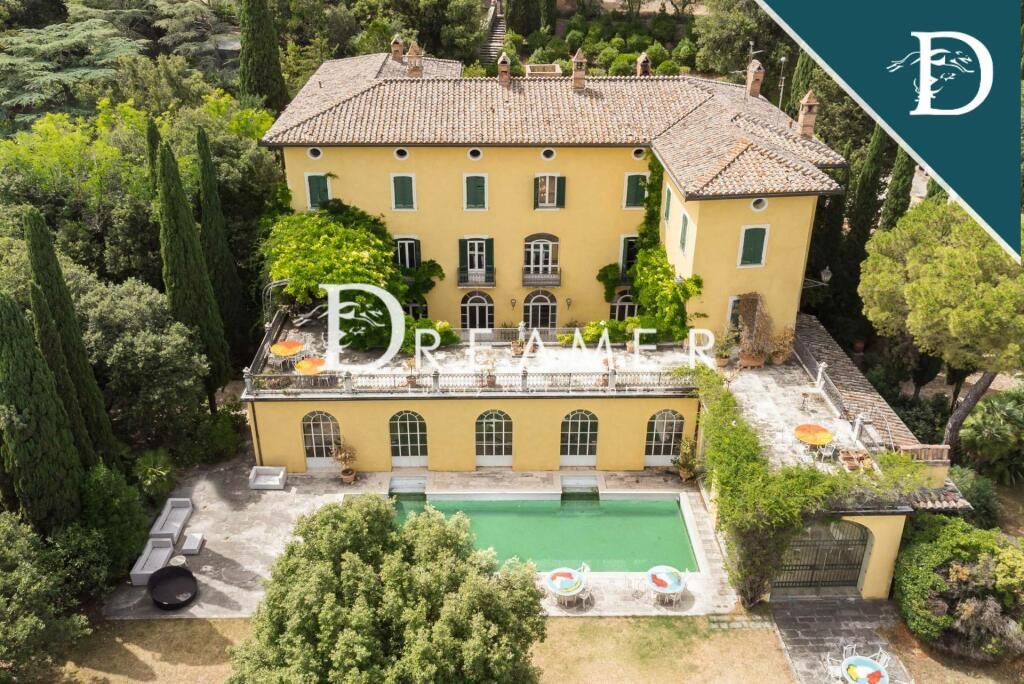 Villa in Perugia, Italien, 2 102.17 m² - Foto 1