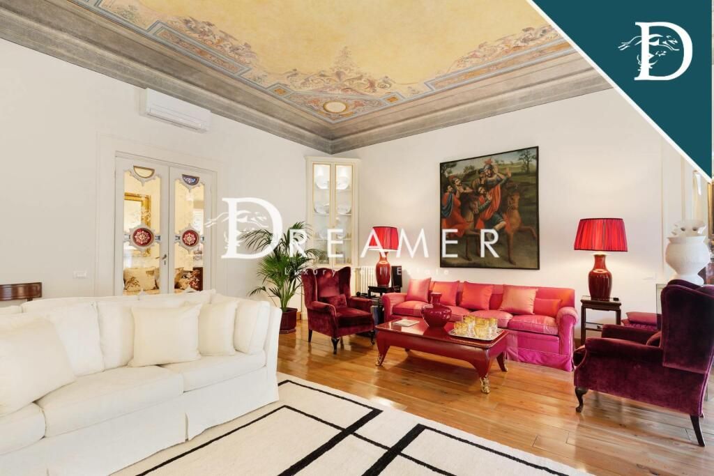 Apartment in Florence, Italy, 400.46 m² - picture 1