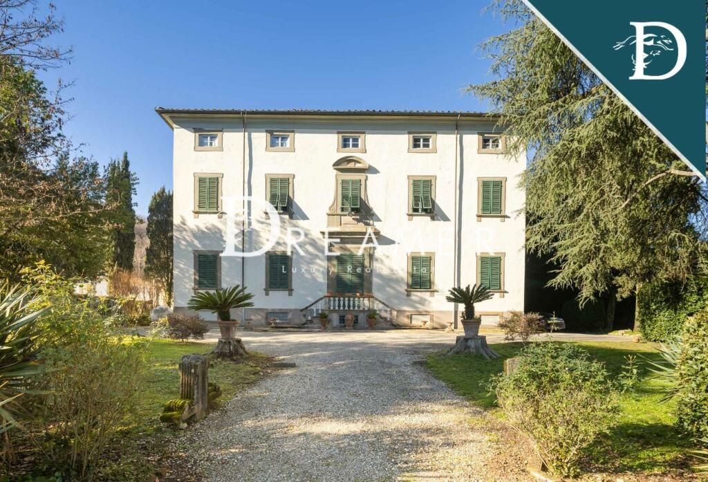 Villa in Lucca, Italien, 1 701.81 m² - Foto 1